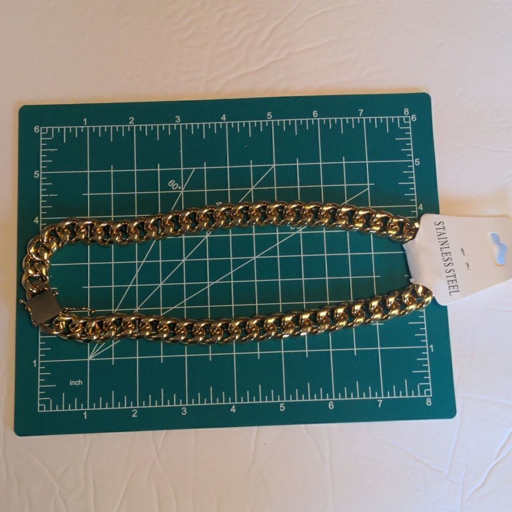 🤩 Stainless steel gold colored necklace 🤩 2 for $20